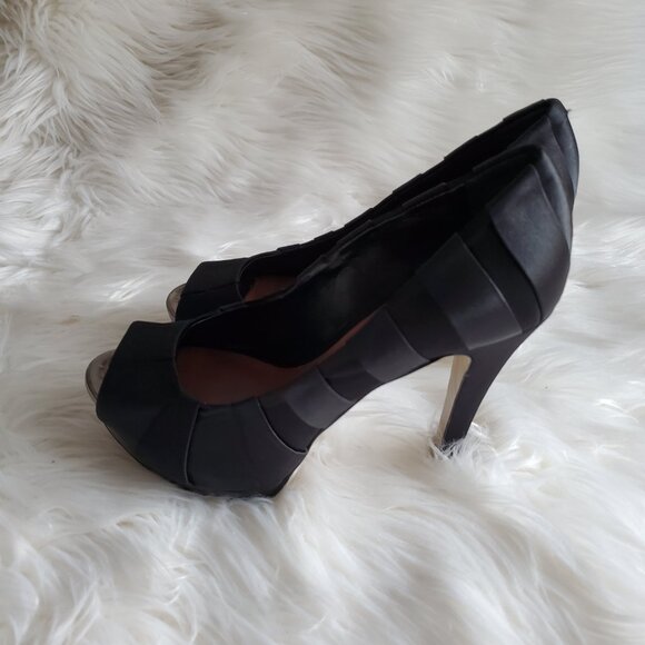BCBGMAXAZRIA Black Satin Peep Toe Pumps SZ 8.5 - Picture 5 of 11